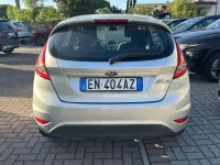 Usata Ford Fiesta Titanium 92 CV (67 kW) 2012 Argento Berlina