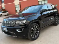 Używany Jeep Grand Cherokee Overland 250 KM (183 kW) 2017 Czarny SUV