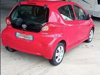 Usata Toyota Aygo 67 CV (49 kW) 2007 Rosso Utilitaria