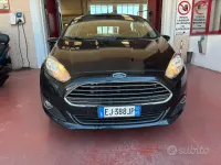 Usata Ford Fiesta 70 CV (51 kW) 2011 Bluazzurro Berlina