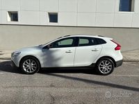 Usata Volvo V40 CC 120 CV (88 kW) 2018 Bianco Station wagon