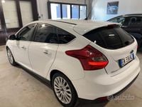 Begagnad Ford Focus Titanium 95 HK (69 kW) 2012 Vit Sedan