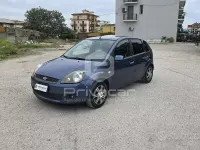 Usado Ford Fiesta Ghia 68 HP (50 kW) 2006 Cinzento Citadino