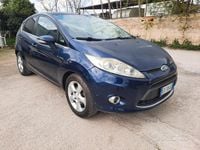 Usata Ford Fiesta Titanium 68 CV (50 kW) 2010 Blu Utilitaria