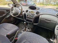 Usata Toyota Yaris Sol 75 CV (55 kW) 2002 Grigio Berlina