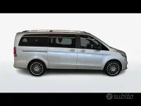 Usata Mercedes V220 Premium 163 CV (119 kW) 2022 Grigio chiaro Monovolume