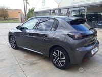 Usata Peugeot 208 Allure 101 CV (74 kW) 2022 Grigio Utilitaria