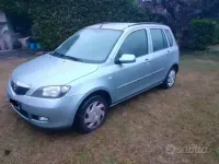 Usata Mazda 2 75 CV (55 kW) 2003 Blu Utilitaria