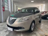 Usata Lancia Ypsilon 69 CV (50 kW) 2015 Grigio Utilitaria