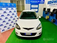 Usata Mazda 2 75 CV (55 kW) 2010 Bianco Utilitaria
