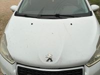 Usata Peugeot 208 Access 68 CV (50 kW) 2012 Bianco Utilitaria