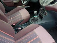 Usata Ford Fiesta 70 CV (51 kW) 2009 Grigio Utilitaria