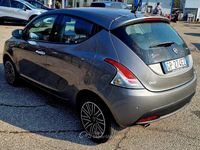 Usata Lancia Ypsilon 69 CV (50 kW) 2023 Gray Utilitaria