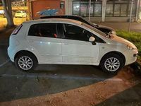 Usata Fiat Punto 77 CV (56 kW) 2010 Bianco Utilitaria