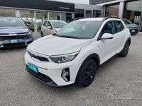 Usata Kia Stonic Style 83 CV (61 kW) 2022 Bianco SUV