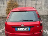 Usata Ford Fiesta 68 CV (50 kW) 2004 Rosso Utilitaria