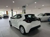 Nuova Toyota Yaris Hybrid Active 116 CV (85 kW) 2025 Bianco Berlina