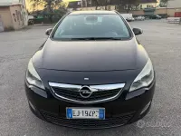 Usata Opel Astra Cosmo 110 CV (80 kW) 2011 Nero Station wagon