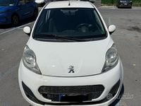 Usata Peugeot 107 68 CV (50 kW) 2014 Bianco Utilitaria
