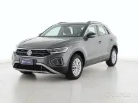 Usata VW T-Roc Life 150 CV (110 kW) 2024 Grigio SUV