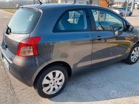 Usata Toyota Yaris 69 CV (50 kW) 2008 Grigio Utilitaria
