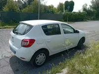 Usata Dacia Sandero Lauréate 75 CV (55 kW) 2013 Bianco Berlina