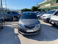 Usata Lancia Ypsilon Gold 69 CV (50 kW) 2021 Grigio Utilitaria