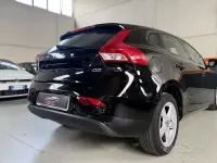 Usata Volvo V40 Kinetic 115 CV (84 kW) 2014 Nero Berlina
