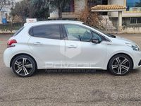 Usata Peugeot 208 GT 102 CV (75 kW) 2019 Bianco Utilitaria