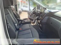 Usata Hyundai Staria Trend 177 CV (130 kW) 2024 Bianco Monovolume