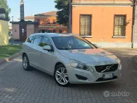 Usata Volvo V60 R-Design 215 CV (158 kW) 2011 Grigio Station wagon