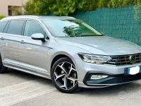 Usata VW Passat R-line 122 CV (89 kW) 2022 Grigio Station wagon