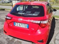 Usata Toyota Yaris Active 72 CV (52 kW) 2020 Rosso Berlina