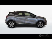 Usata Renault Captur Intens 101 CV (74 kW) 2023 Grigio chiaro SUV