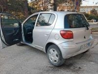 Usata Toyota Yaris 65 CV (47 kW) 2005 Grigio Utilitaria
