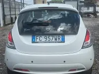 Usata Lancia Ypsilon Platinum 69 CV (50 kW) 2016 Bianco Utilitaria