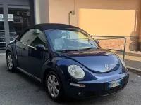 Usata VW New Beetle 105 CV (77 kW) 2007 Bluazzurro Utilitaria