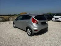 Usata Ford Fiesta Titanium 70 CV (51 kW) 2010 Grigio Berlina