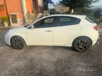 Usata Alfa Romeo Giulietta 105 CV (77 kW) 2013 Bianco Utilitaria