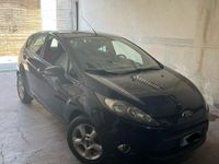 Usata Ford Fiesta 68 CV (50 kW) 2012 Blu Utilitaria