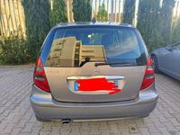Usata Mercedes 180 140 CV (102 kW) 2006 Grigio Berlina