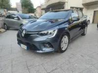 Usata Renault Clio V 90 CV (66 kW) 2022 Grigio Berlina