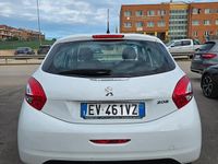 Usata Peugeot 208 68 CV (50 kW) 2014 Bianco Utilitaria