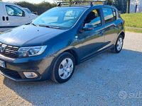 Usata Dacia Sandero Lauréate 75 CV (55 kW) 2017 Grigio Berlina