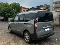 Usata Ford Tourneo Courier 125 CV (91 kW) 2024 Grigio Monovolume