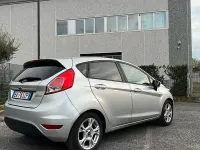 Usata Ford Fiesta 75 CV (55 kW) 2014 Grigio Utilitaria