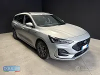 Usata Ford Focus ST-Line 155 CV (114 kW) 2023 Grigio Station wagon