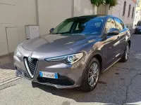 Usado Alfa Romeo Stelvio Executive 190 CV (139 kW) 2019 Gris SUV
