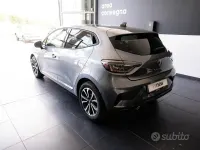 Usata Renault Clio V Techno 91 CV (66 kW) 2025 Grigio Berlina