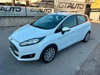 Usata Ford Fiesta 75 CV (55 kW) 2014 Bianco Utilitaria